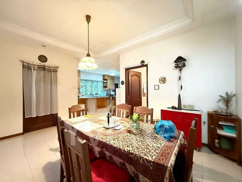 KENSINGTON PARK CONDOMINIUM 4