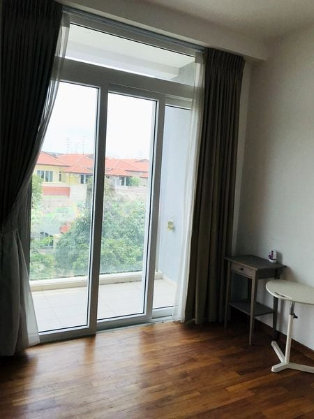 EASTWOOD REGENCY 5