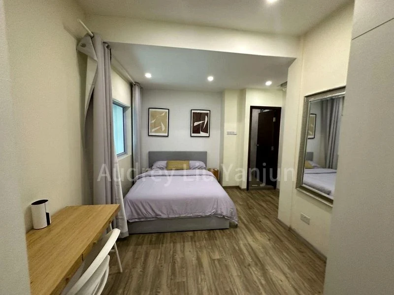 HOLLAND HILL LODGE 2