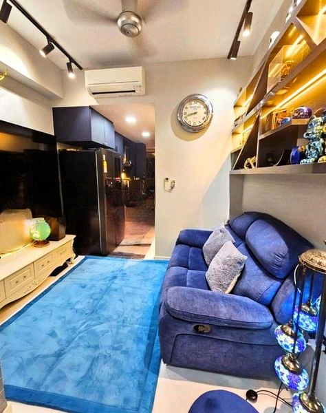 # 1 SUITES 1