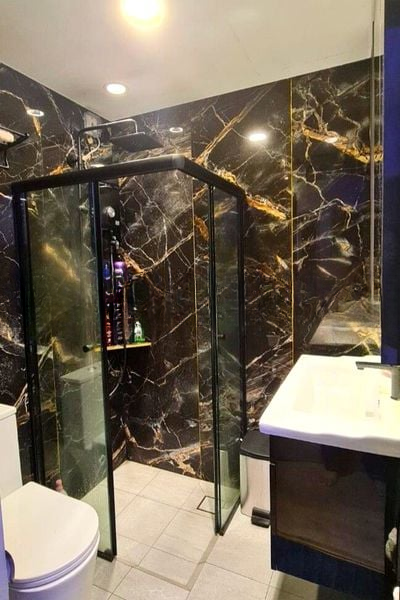 # 1 SUITES 9
