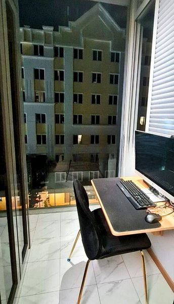 # 1 SUITES 8