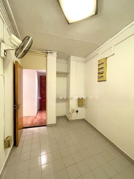 CAIRNHILL PLAZA 13