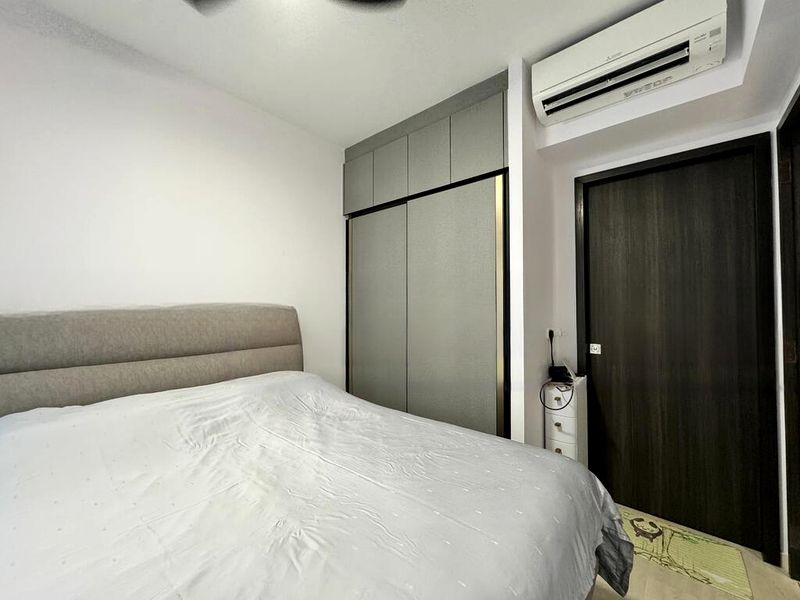 RIVERFRONT RESIDENCES 5