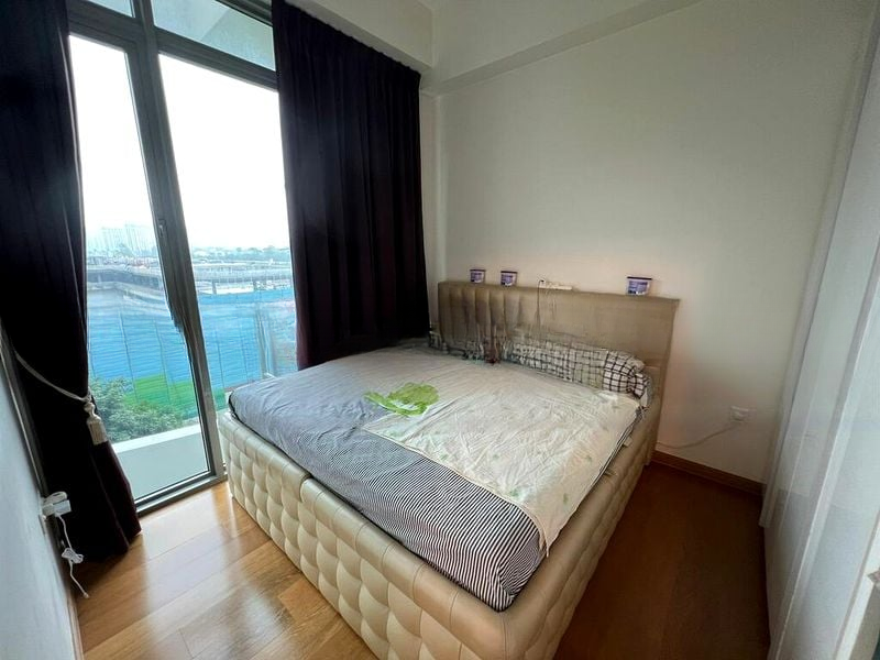 KINGSFORD . HILLVIEW PEAK 3