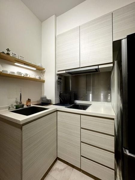 LAVERNE'S LOFT 6