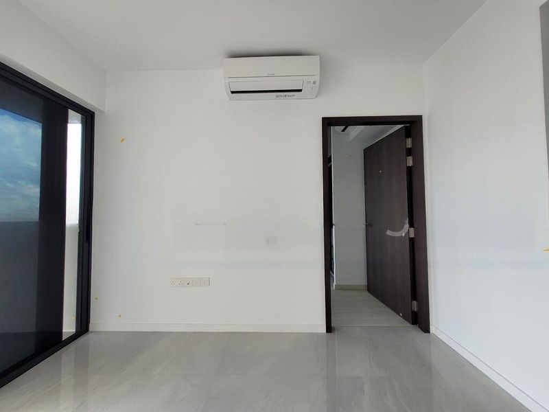 RIVERFRONT RESIDENCES 10