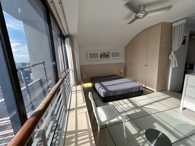 INTERNATIONAL PLAZA 11