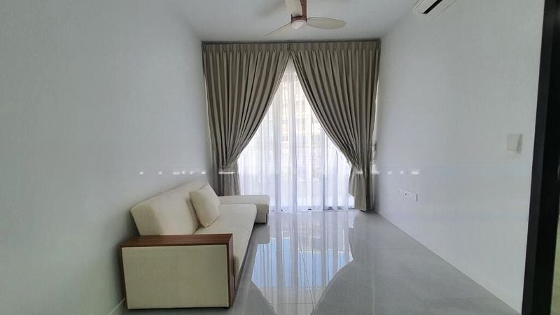 RIVERFRONT RESIDENCES 4