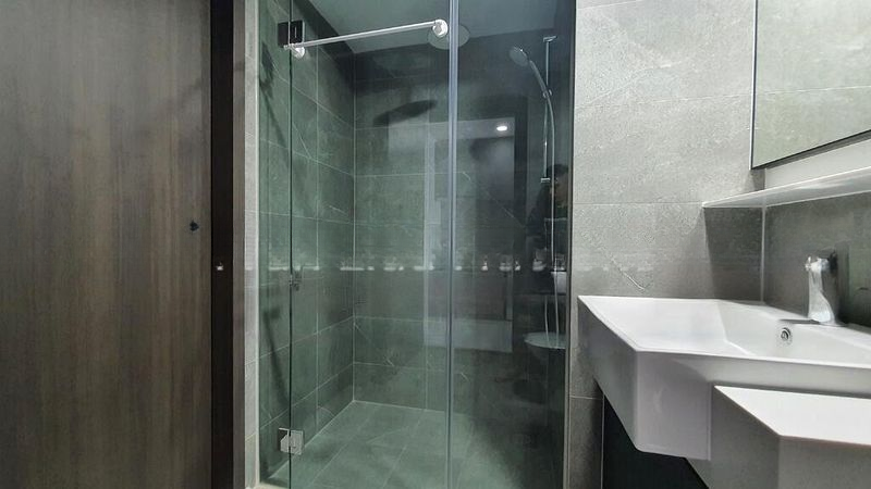 RIVERFRONT RESIDENCES 12