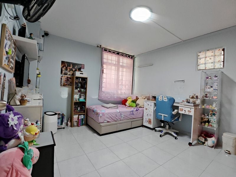 HOUGANG AVE 9 4