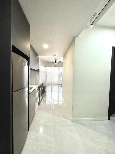 RIVERFRONT RESIDENCES 5