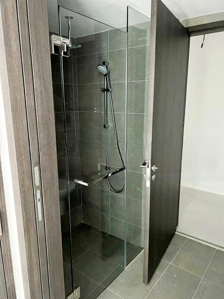 RIVERFRONT RESIDENCES 2