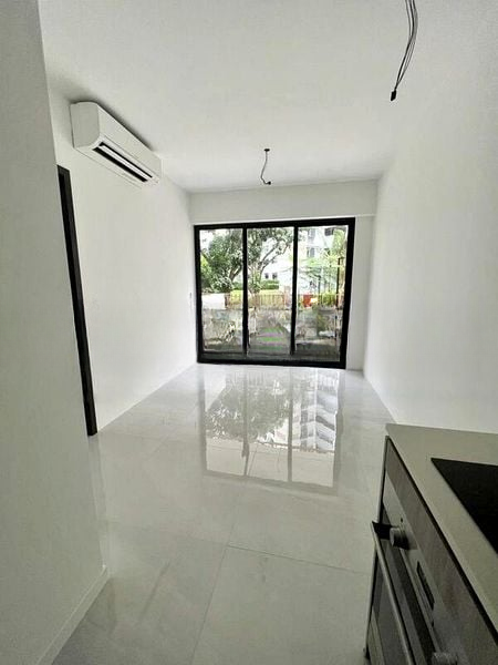 RIVERFRONT RESIDENCES 6