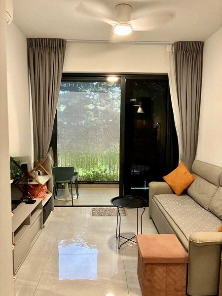 RIVERFRONT RESIDENCES 10