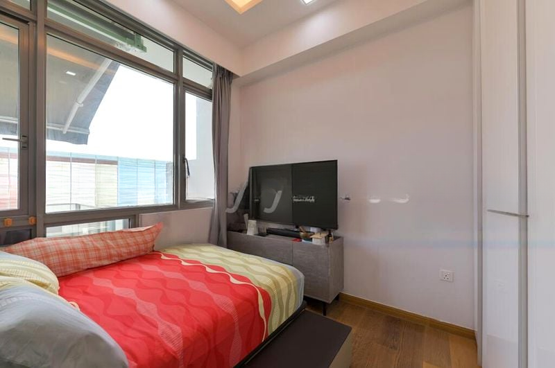 KINGSFORD . HILLVIEW PEAK 2