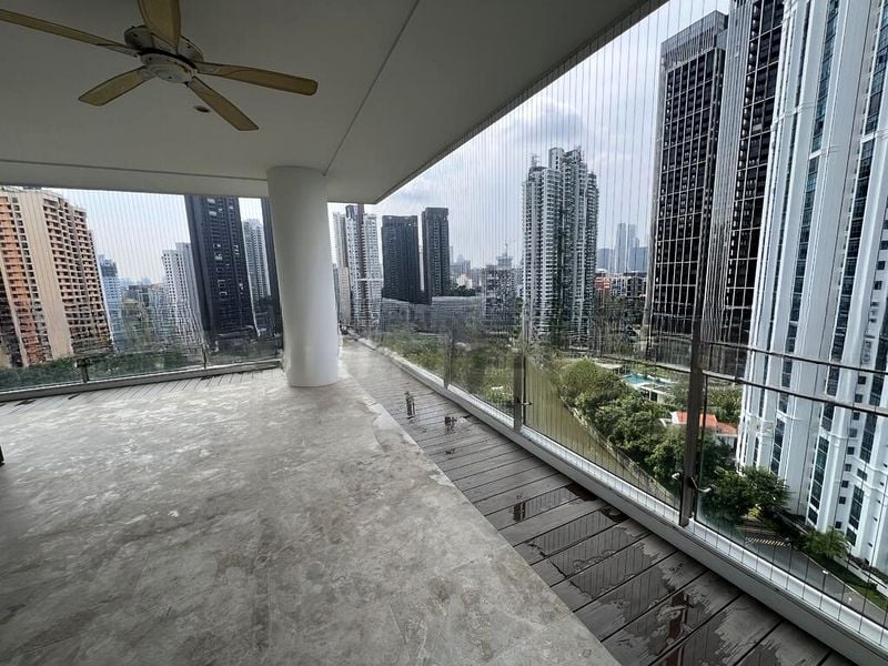 CENTENNIA SUITES 5