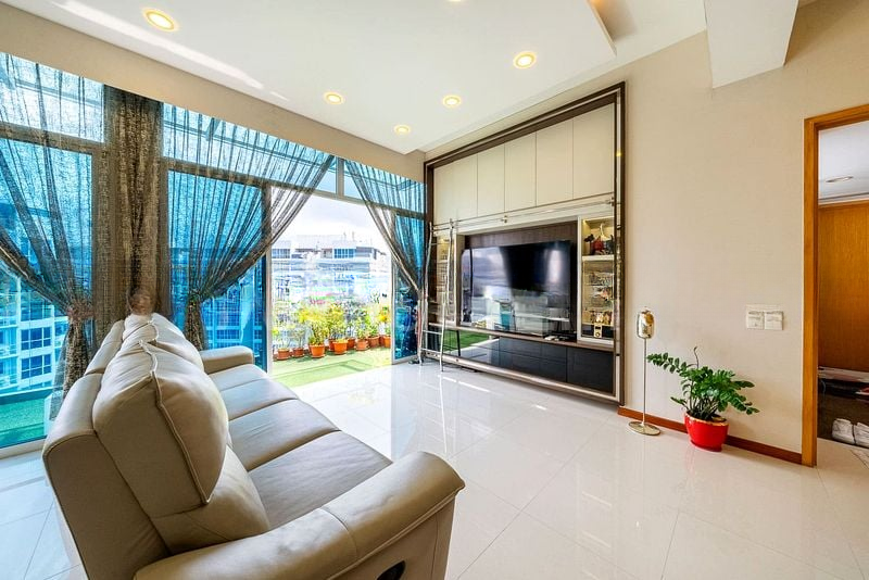 THE TAMPINES TRILLIANT 2