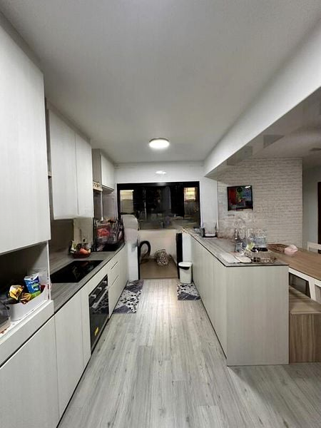 BT BATOK WEST AVE 8 10