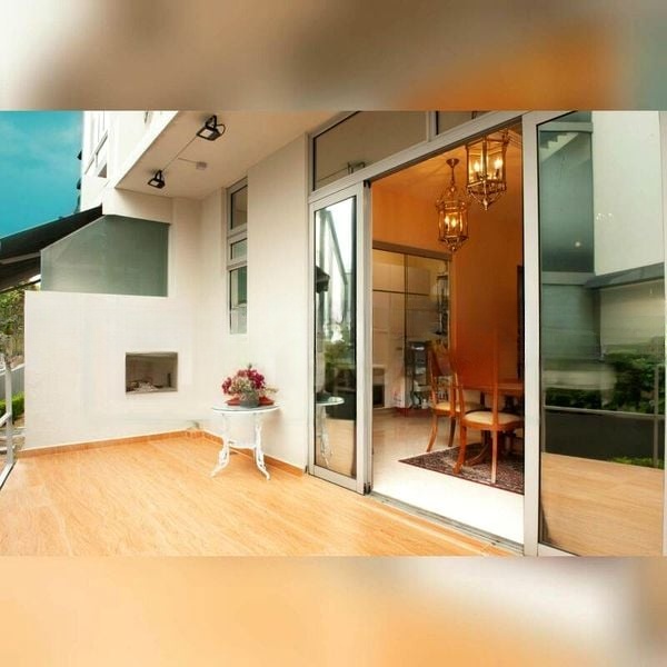 MONTCLAIR @ WHITLEY 7