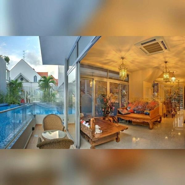 MONTCLAIR @ WHITLEY 9