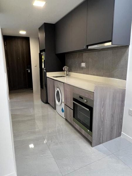 RIVERFRONT RESIDENCES 6