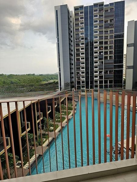 RIVERFRONT RESIDENCES 4