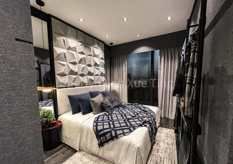 BLOSSOMS BY THE PARK 2