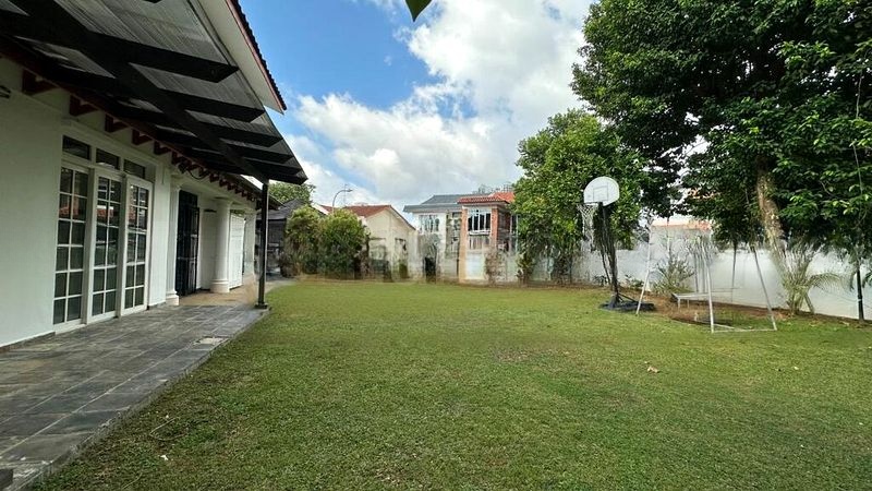 CORONATION SHOPPING PLAZA 11