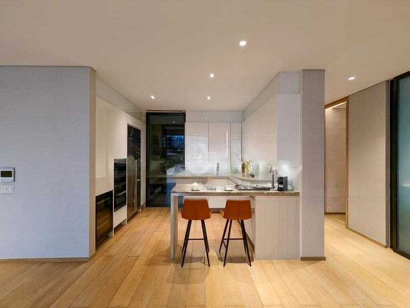 THE ROCHESTER RESIDENCES 9