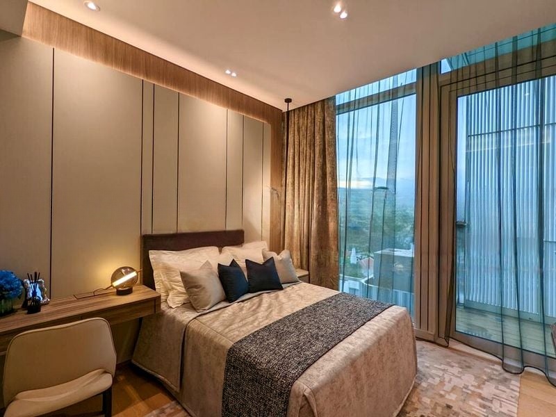 THE ROCHESTER RESIDENCES 6