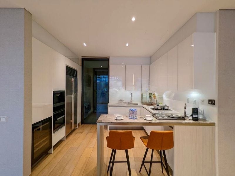 THE ROCHESTER RESIDENCES 8