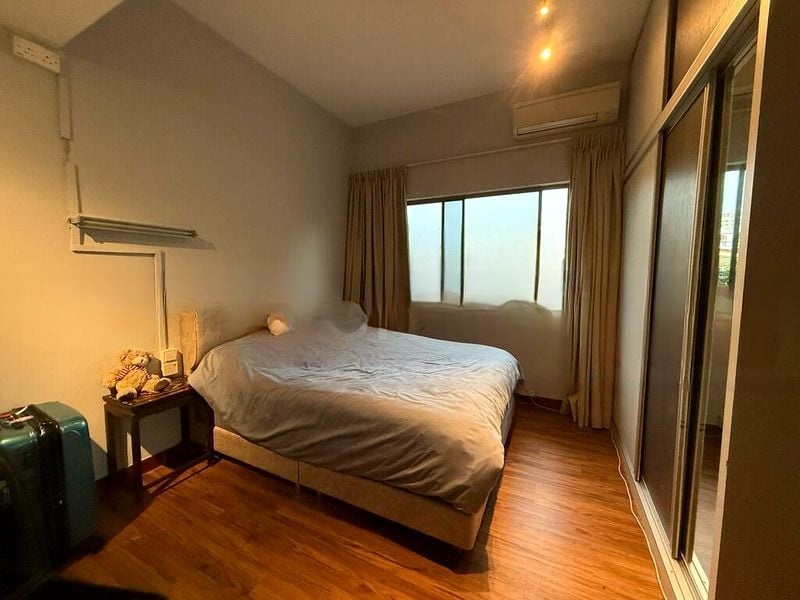 PEAKVIEW ESTATE 10