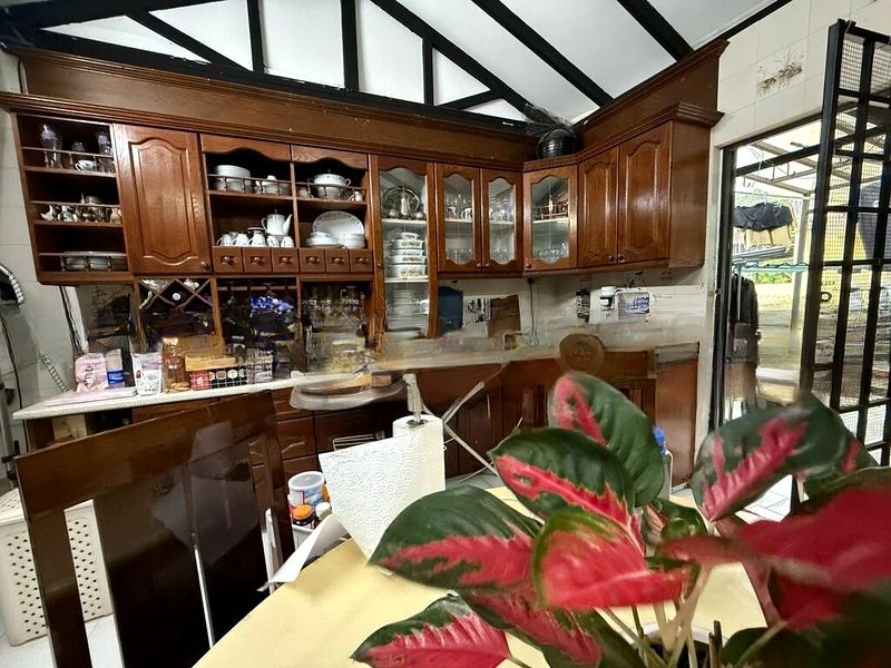 PEAKVIEW ESTATE 8
