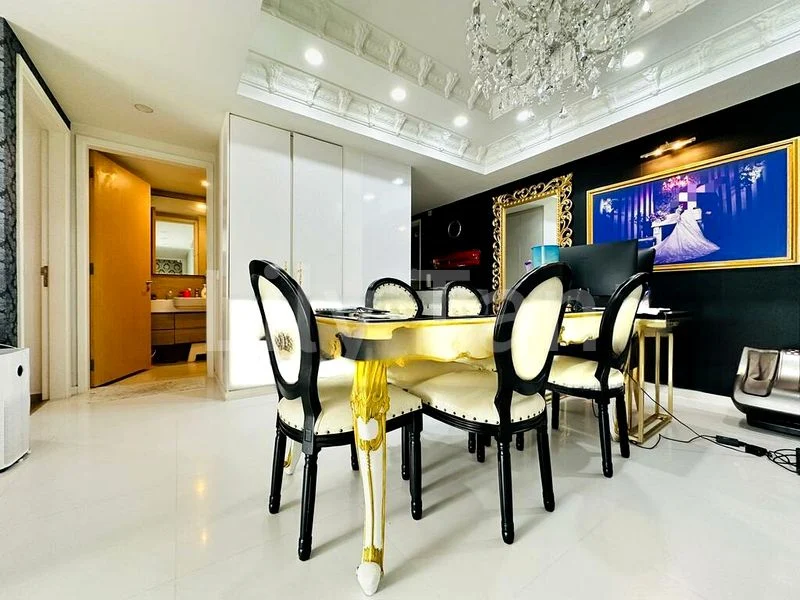 THE LAKEFRONT RESIDENCES 3