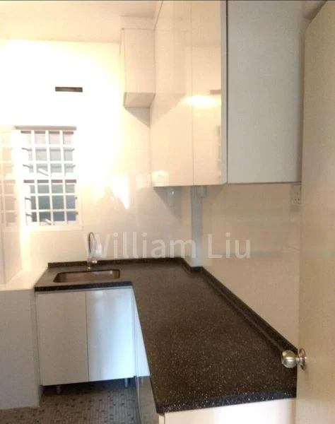 HOLLYWOOD APARTMENTS 5