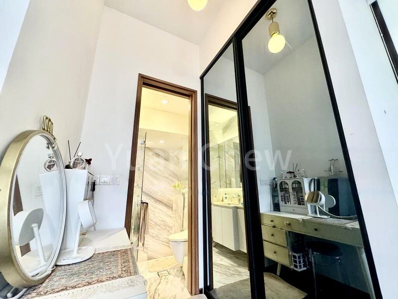 MAYFAIR RESIDENCES 7