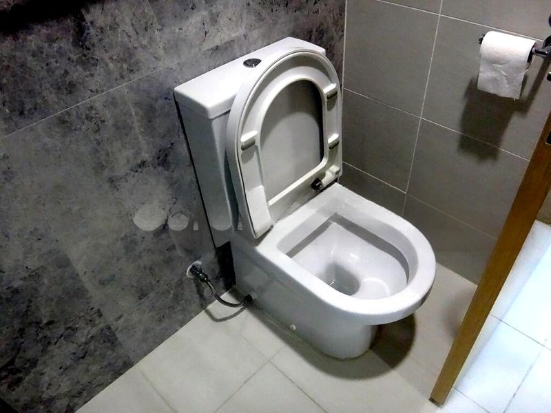 THE LAKEFRONT RESIDENCES 9