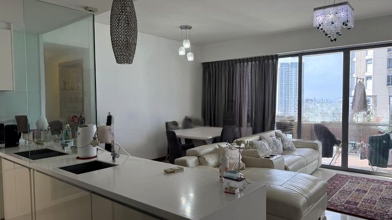 VISTA RESIDENCES 12