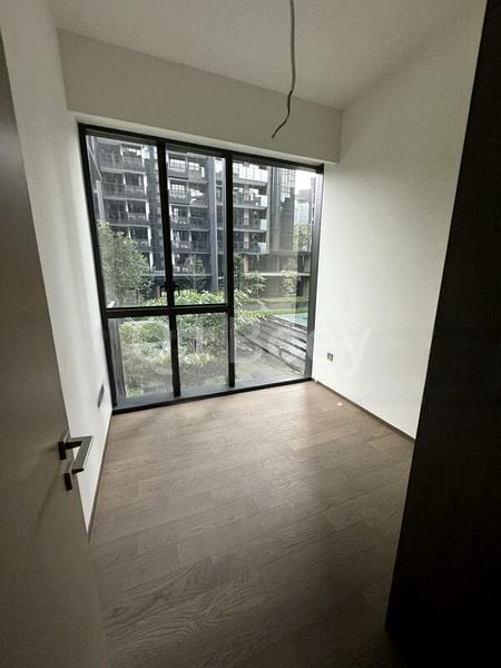 LEEDON GREEN 8