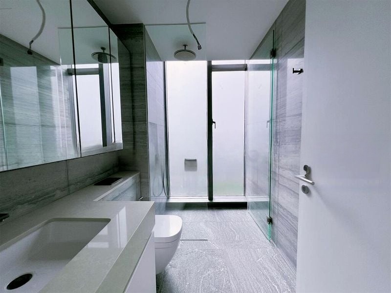 SLOANE RESIDENCES 6