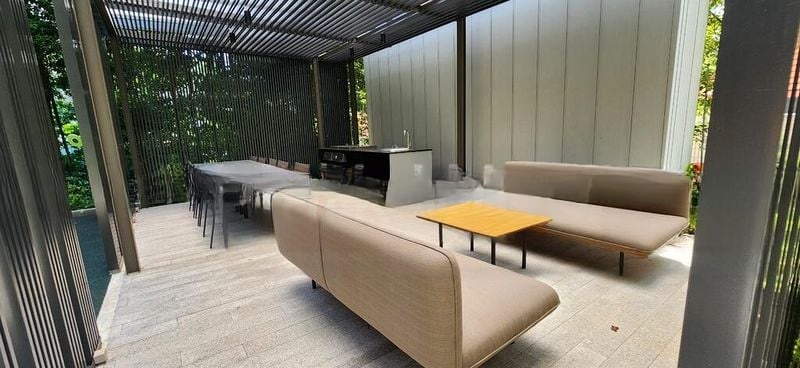 SLOANE RESIDENCES 11