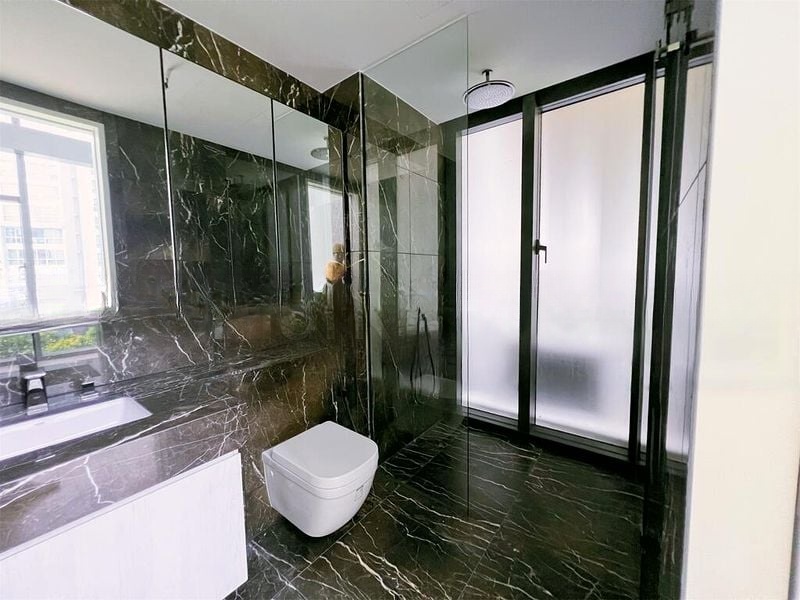 SLOANE RESIDENCES 1