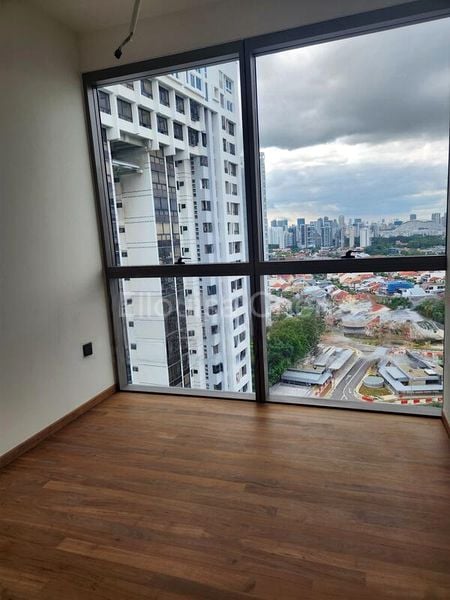 COASTLINE RESIDENCES 4