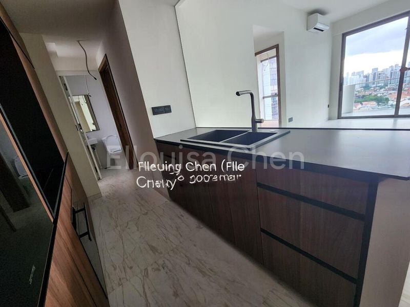 COASTLINE RESIDENCES 7