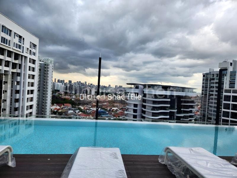 COASTLINE RESIDENCES 9