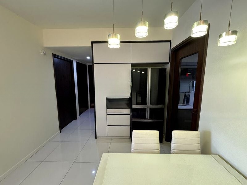 RIVERPARC RESIDENCE 11