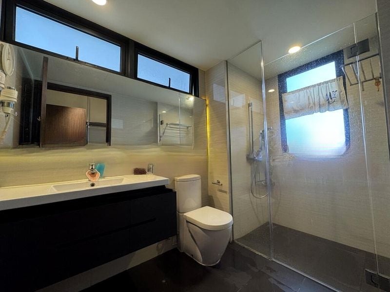 RIVERPARC RESIDENCE 1
