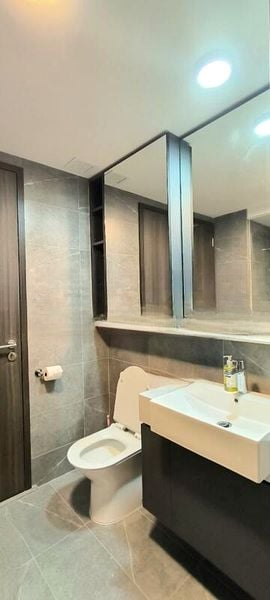 RIVERFRONT RESIDENCES 12