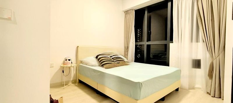 RIVERFRONT RESIDENCES 11